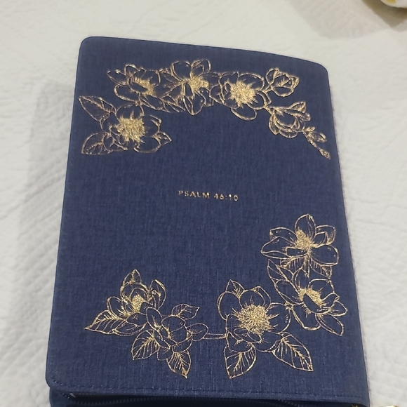 Elegant Blue and Gold Floral Journal - Picture 2 of 4